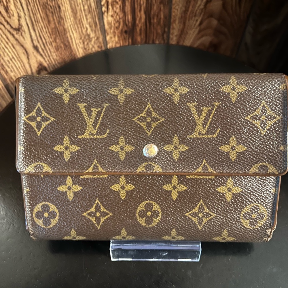 Louis Vuitton monogram canvas pouchette passport wallet